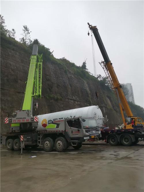 双桥区“不怕风雨冻”—— 吊车的 “恶劣环境适应” 技术
